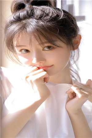 李易安关馨写的小说恢复听力后，发现男友笑我是替身