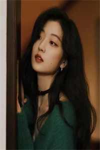 只缘感君一回头，使我思君朝与暮梁殊杨盈无删减全文